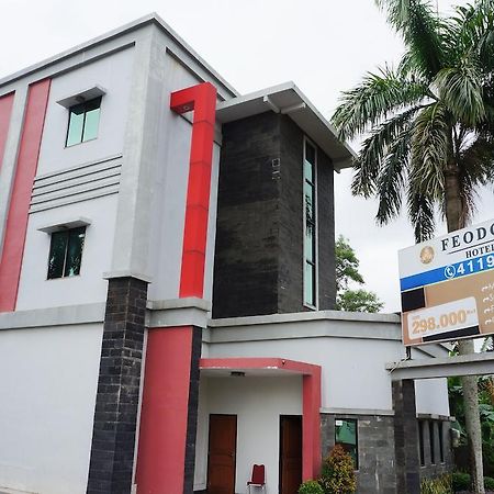 Feodora Airport Hotel Palembang Buitenkant foto