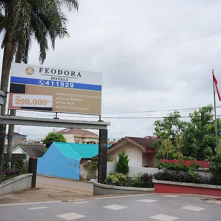 Feodora Airport Hotel Palembang Buitenkant foto