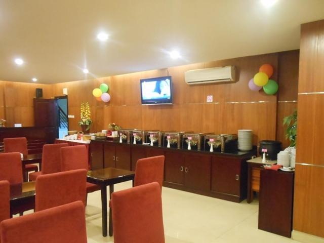Feodora Airport Hotel Palembang Buitenkant foto