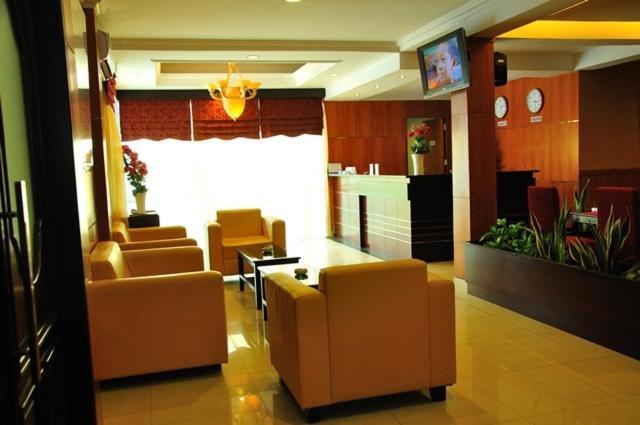 Feodora Airport Hotel Palembang Buitenkant foto