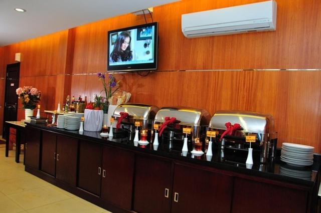 Feodora Airport Hotel Palembang Buitenkant foto