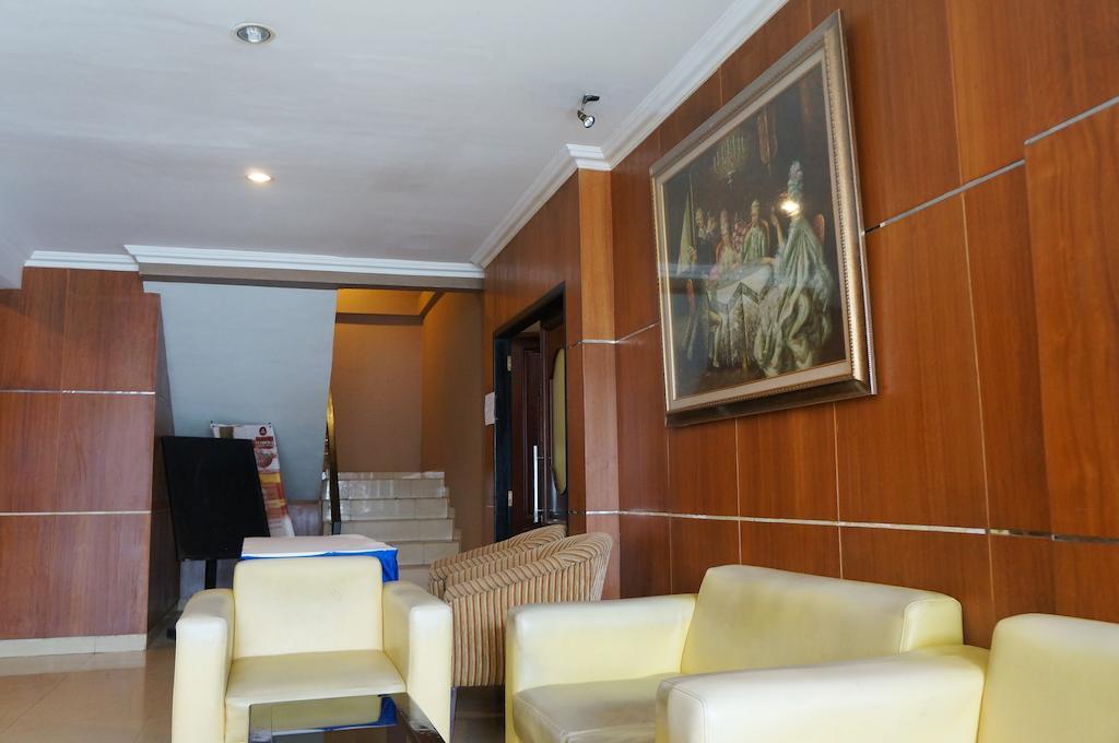 Feodora Airport Hotel Palembang Buitenkant foto