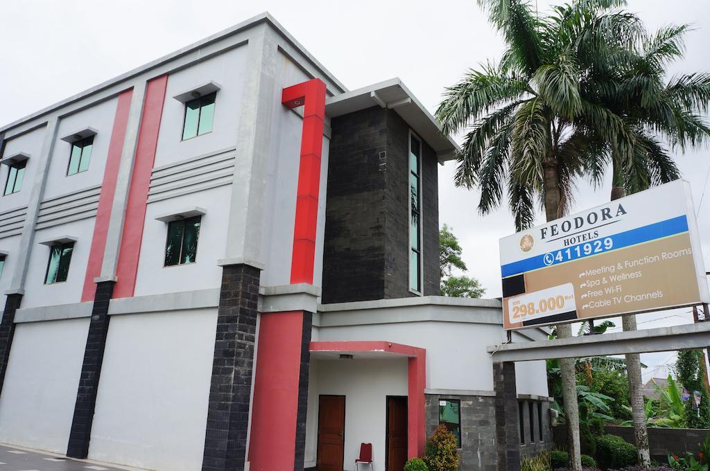 Feodora Airport Hotel Palembang Buitenkant foto