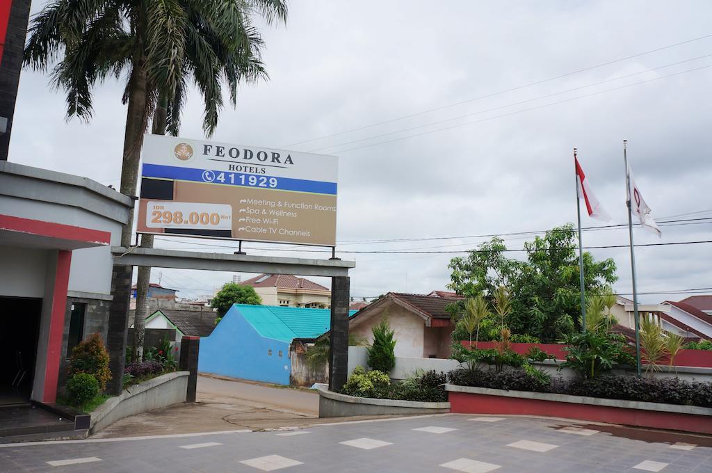 Feodora Airport Hotel Palembang Buitenkant foto