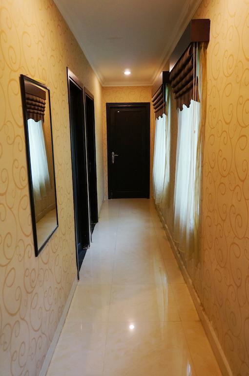 Feodora Airport Hotel Palembang Buitenkant foto