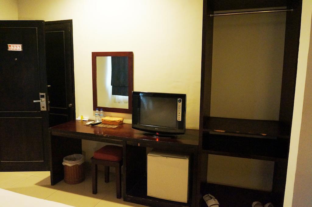 Feodora Airport Hotel Palembang Buitenkant foto